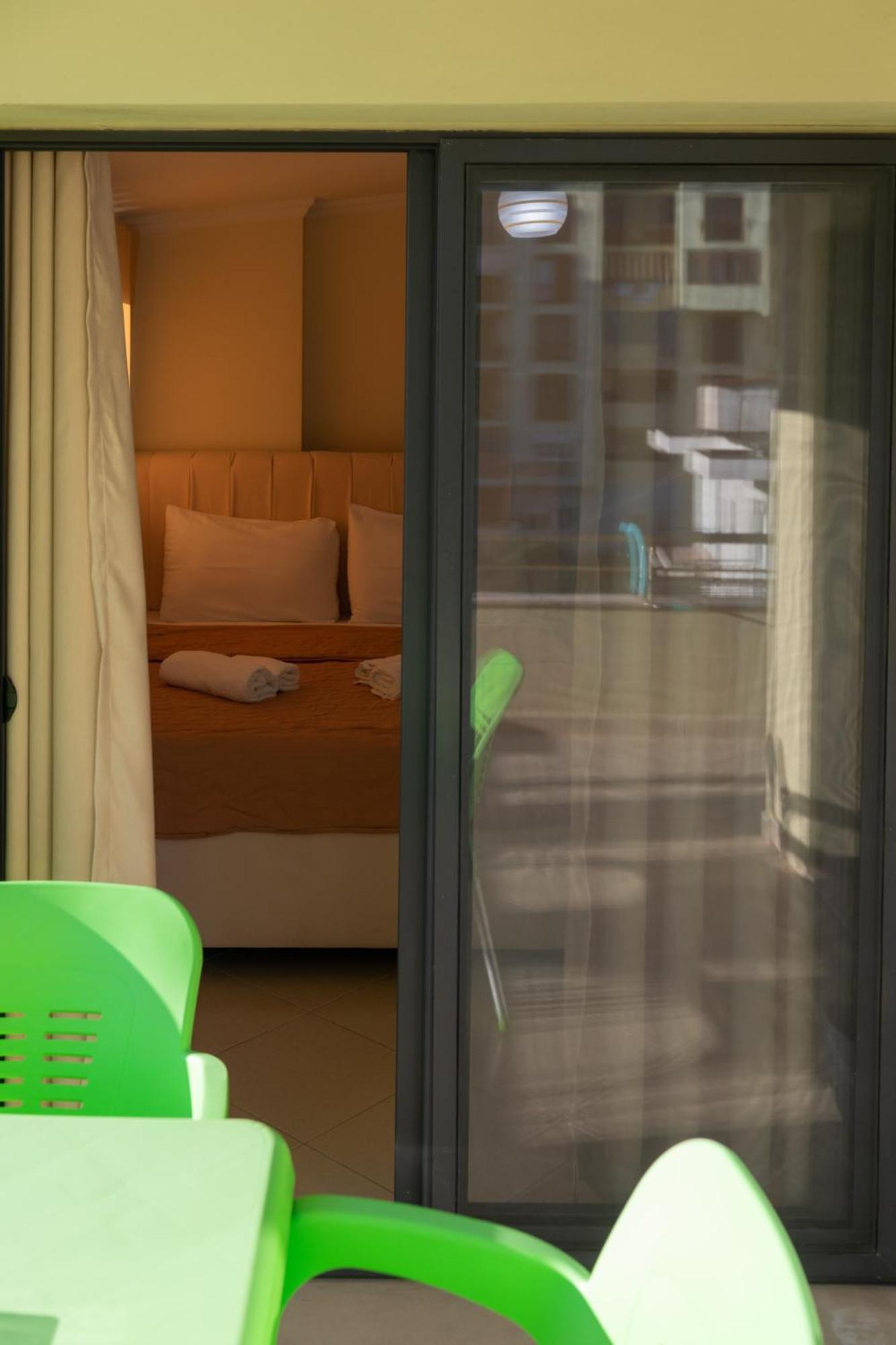 Vila Emi Apartment'S ดูร์เรส ภายนอก รูปภาพ