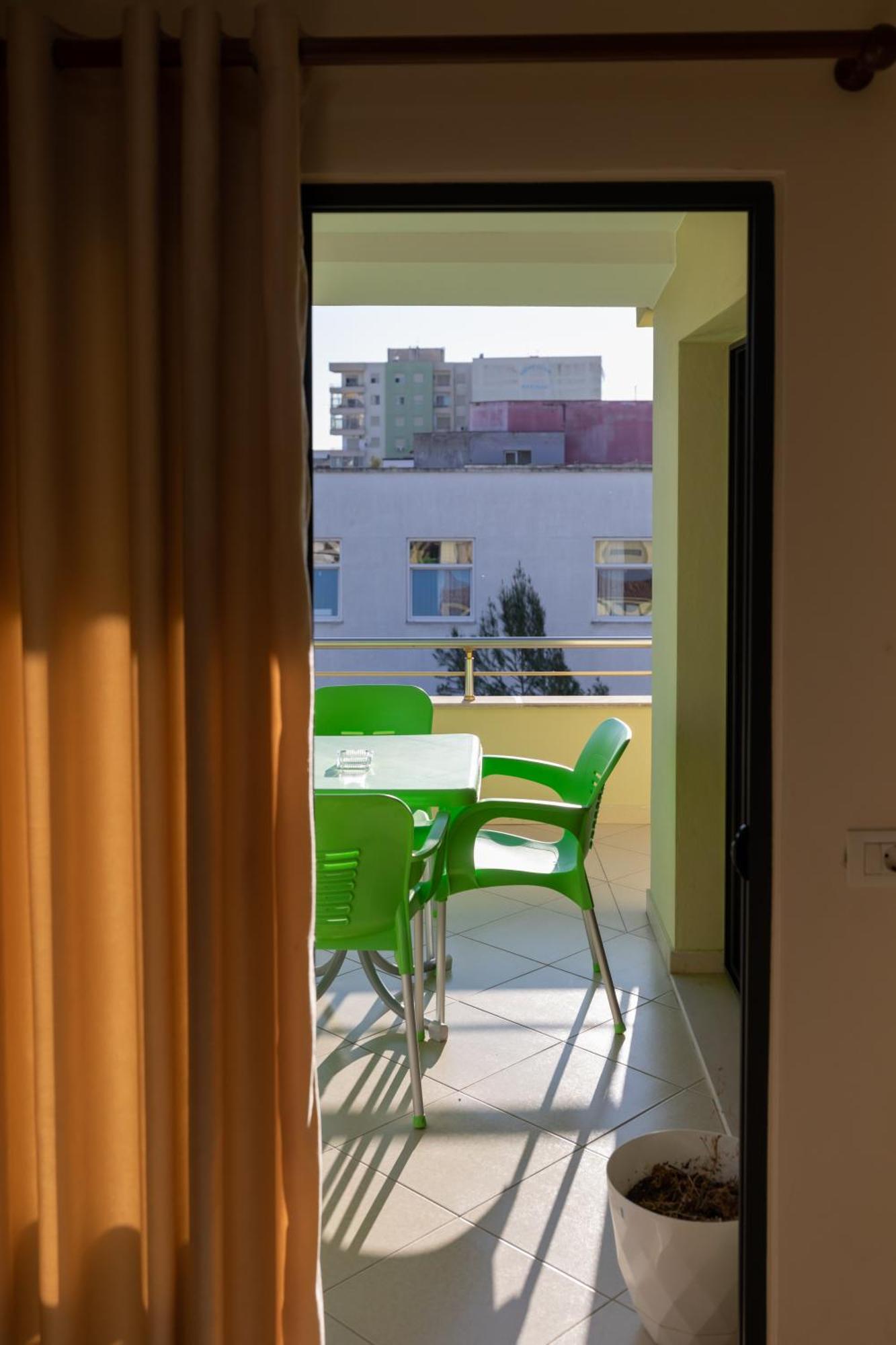Vila Emi Apartment'S ดูร์เรส ภายนอก รูปภาพ